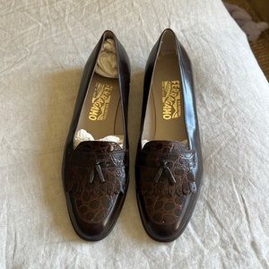 Leather tasseled loafers